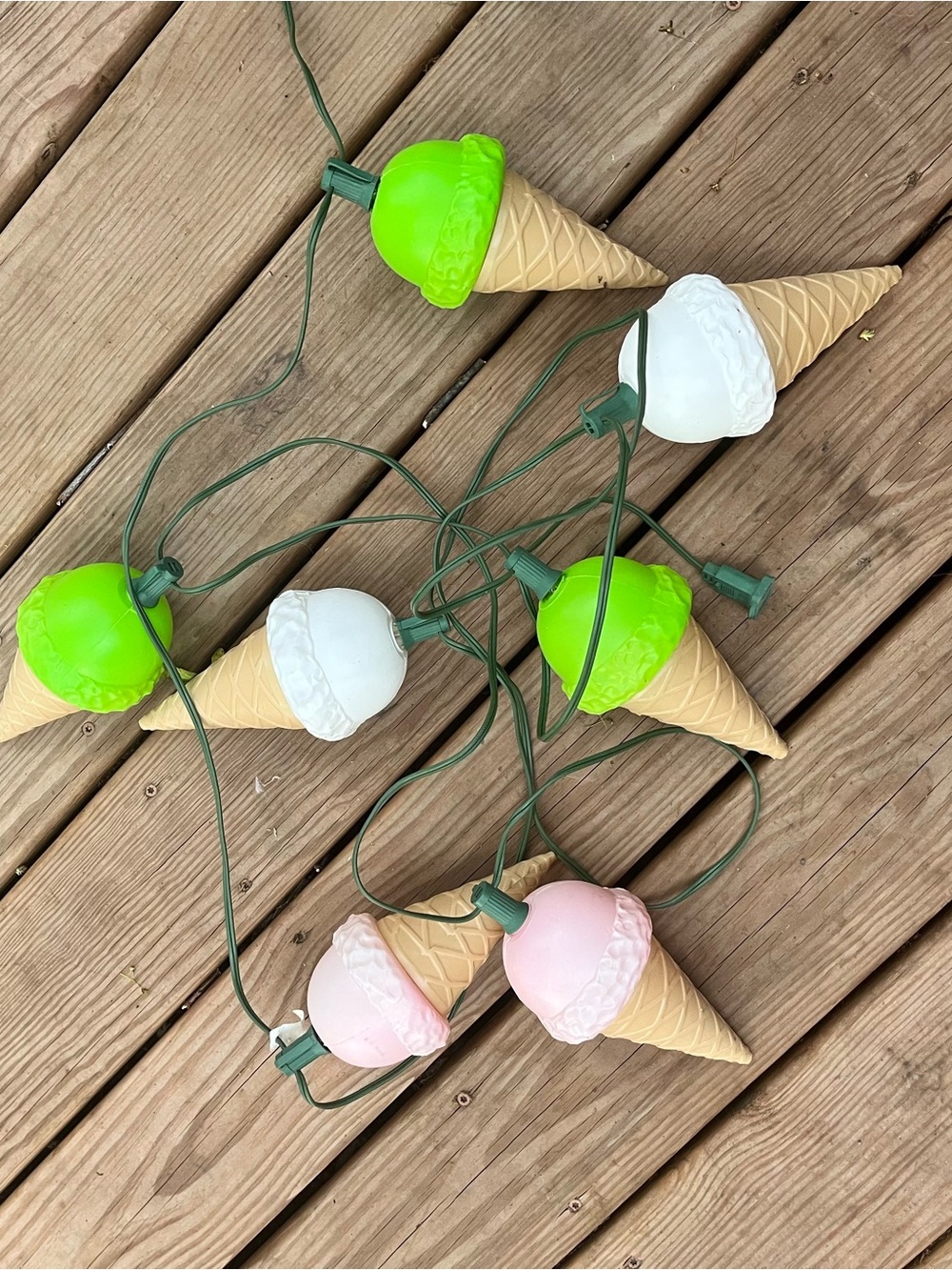 Vintage blow mold ice cream cone string lights